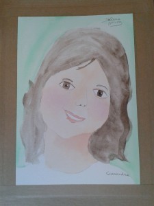 Portrait de jeune fille qui sourit