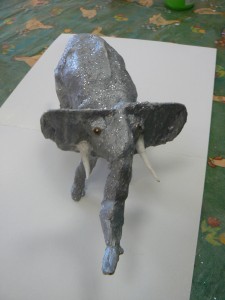 Eléphant en plâtre