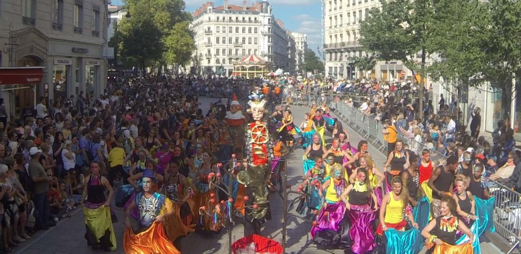 Explosion de couleurs dans la lumière