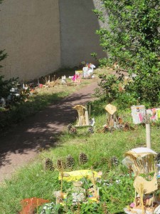 Exposition dans le jardin de l'école