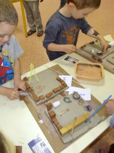 Construction d'une maison en argile