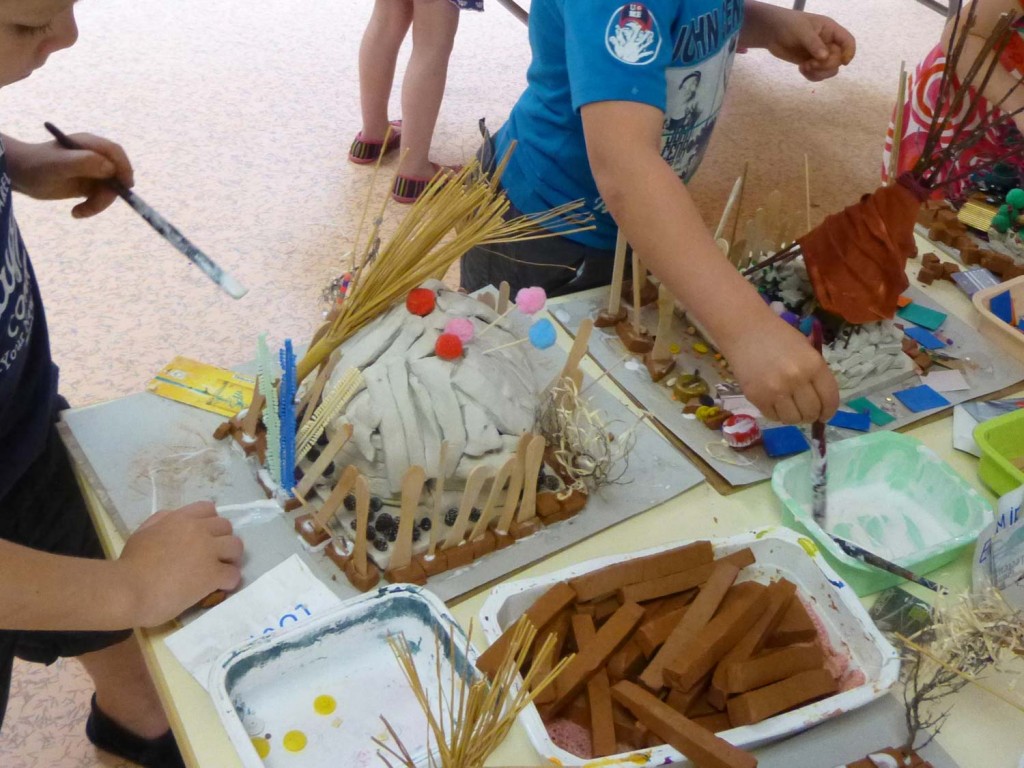 Huttes et cabanes à l'école maternelle