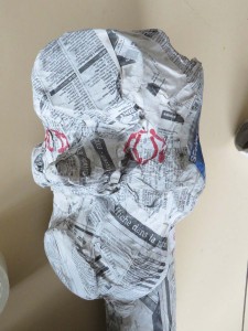 Tête en papier mâché