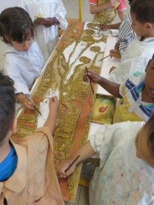 Peinture de l'arbre en bas-relief