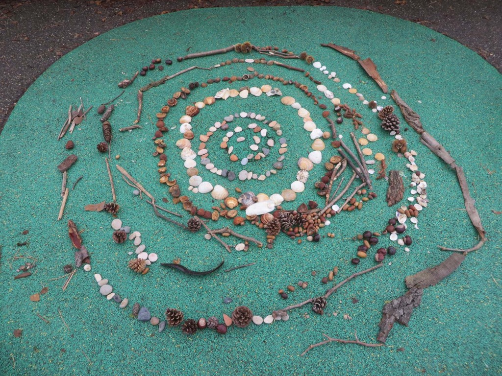 Land-Art dans la cour de maternelle