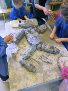 Atelier sculpture à la maternelle