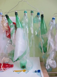 Paravent de bouteilles vertes