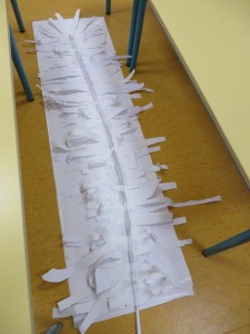 Plume en bandelettes de papier