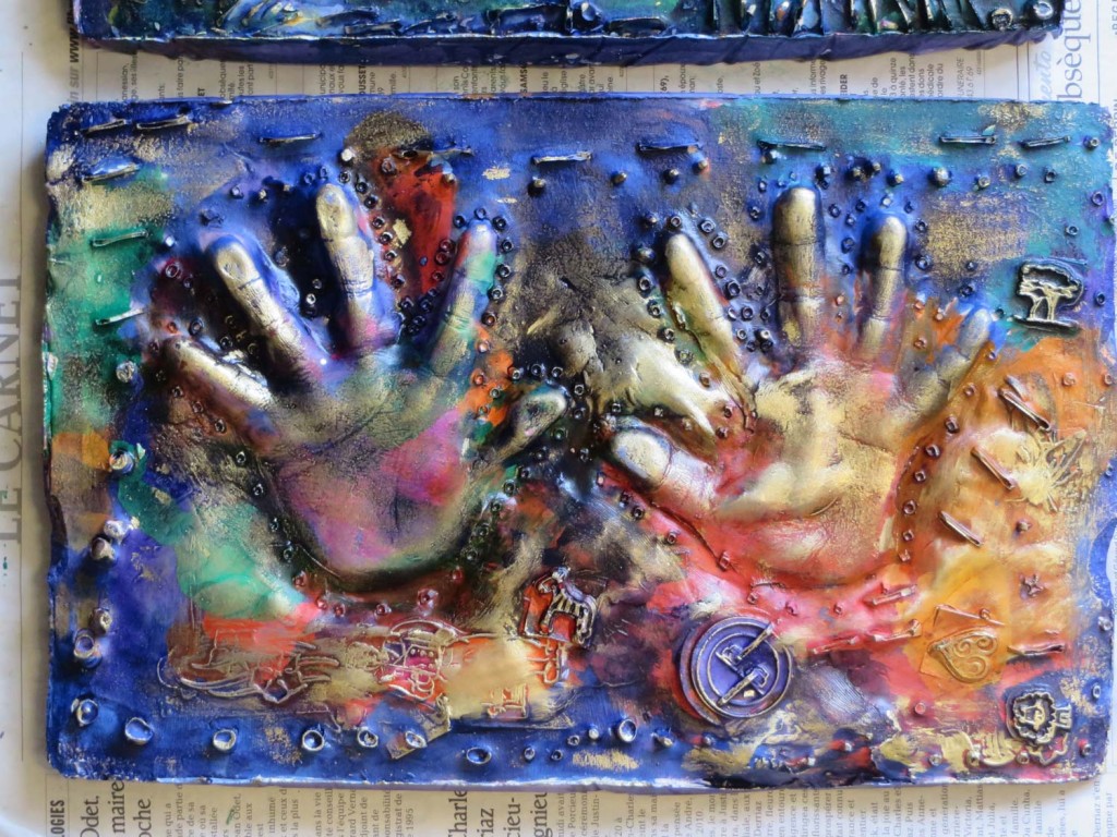 Mains colorées