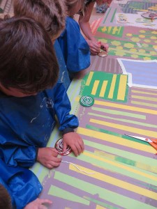 Fabrication de tampons à la maternelle