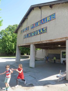 Cour de l'école primaire