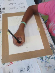 Enfant qui dessine