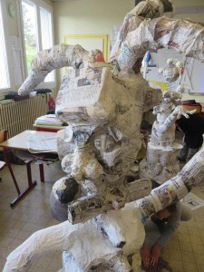 Tête de clown en papier mâché