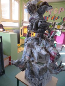 Personnage en papier mâché