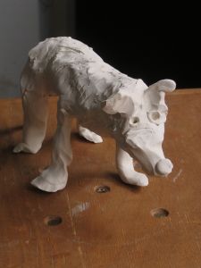 Modeler un loup en argile