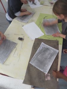 Atelier grisage de papier