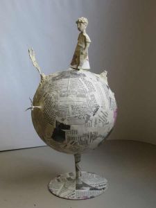 Petite sculpture en papier mâché