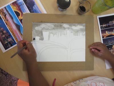 Absorber l'encre avec un mouchoir en papier pour faire apparaître les nuages