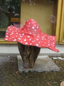 Champignon rouge à poid blanc ...