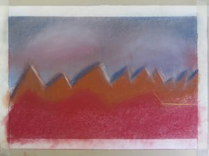 Ciel gris derrière les montagnes