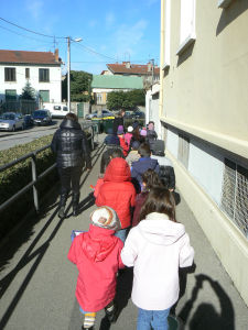 Le chemin de l'école au parc