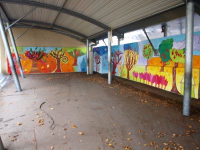 Mur peint de l'école Jeanne d'Arc à Genas