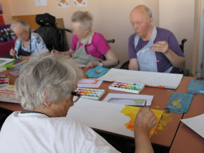 Atelier peinture avec les personnes agées