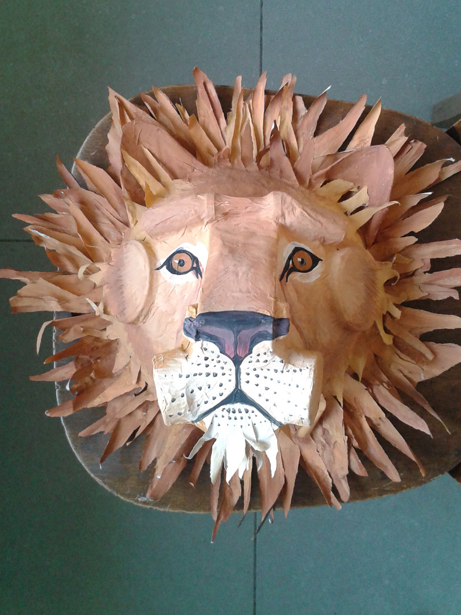 Masque en plastique lion enfant