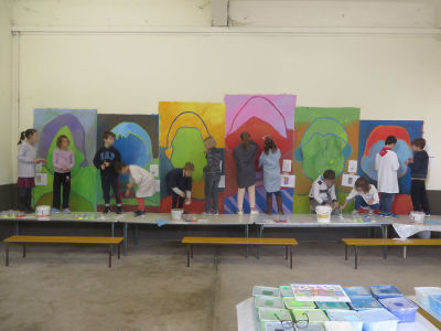 Mur peint avec les enfants