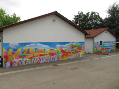 La fresque de l'école Marcel Pagnol à Charvie-Chavagnieux