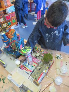 Séance d'arts visuels à l'école maternelle