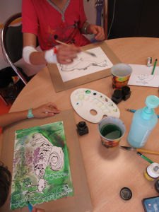 Un atelier de dessin avec les enfants hospitalisés