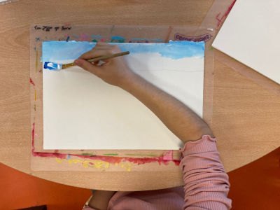 Atelier de peinture avec les enfants