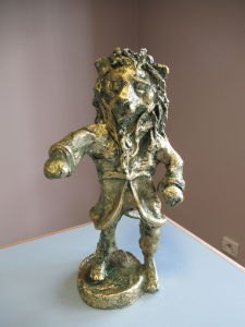 Statuette en plâtre patiné