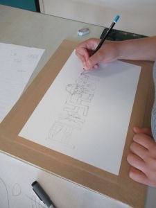 Atelier artistique à l'hôpital femme mère enfant