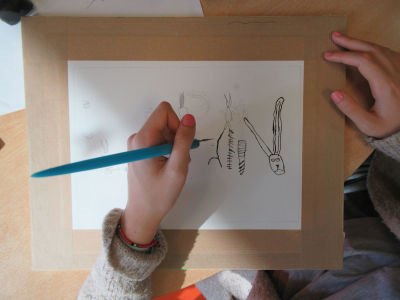 Les enfants dessinent à l'hôpital