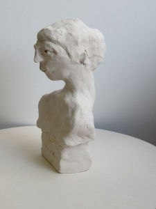 Figurine modelée par un enfant