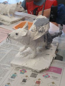 Sculpture d'un petit rat