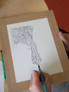 Un arbre dessiné à l'encre de Chine