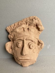 Masque modelé par un enfant