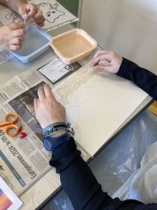 Découvrir le travail de la bande plâtrées