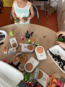 Découpage avec les enfants