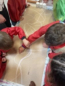 Lignes abstraites à la craie