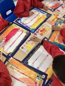 Séance d'arts plastiques en maternelle