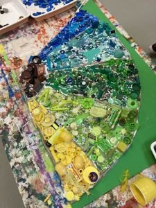 Objets de couleur du cyan au jaune