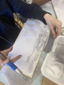 Créer des ciels avec des fragments de papier