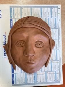 Création de visages en argile autodurcissante