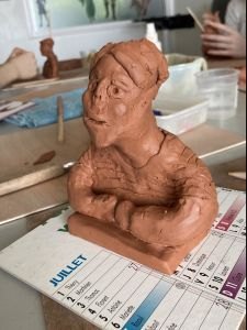 Petit personnage en terre autodurcissante