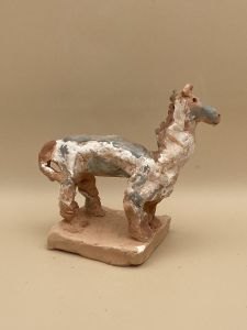 Sculptrice intervenant en milieu solaire