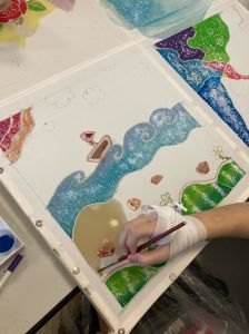 Création d'un paysage maritime en peinture sur soie